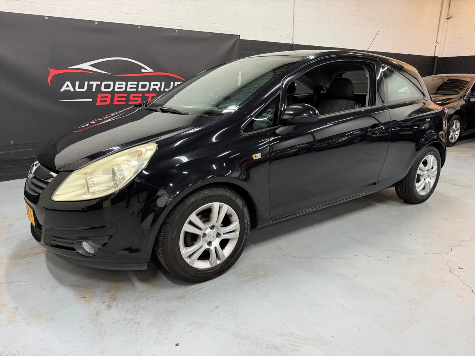 Opel Corsa (2009) — foto 1