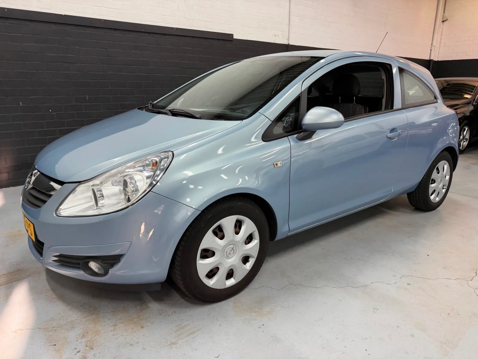 Opel Corsa (2008) — foto 1