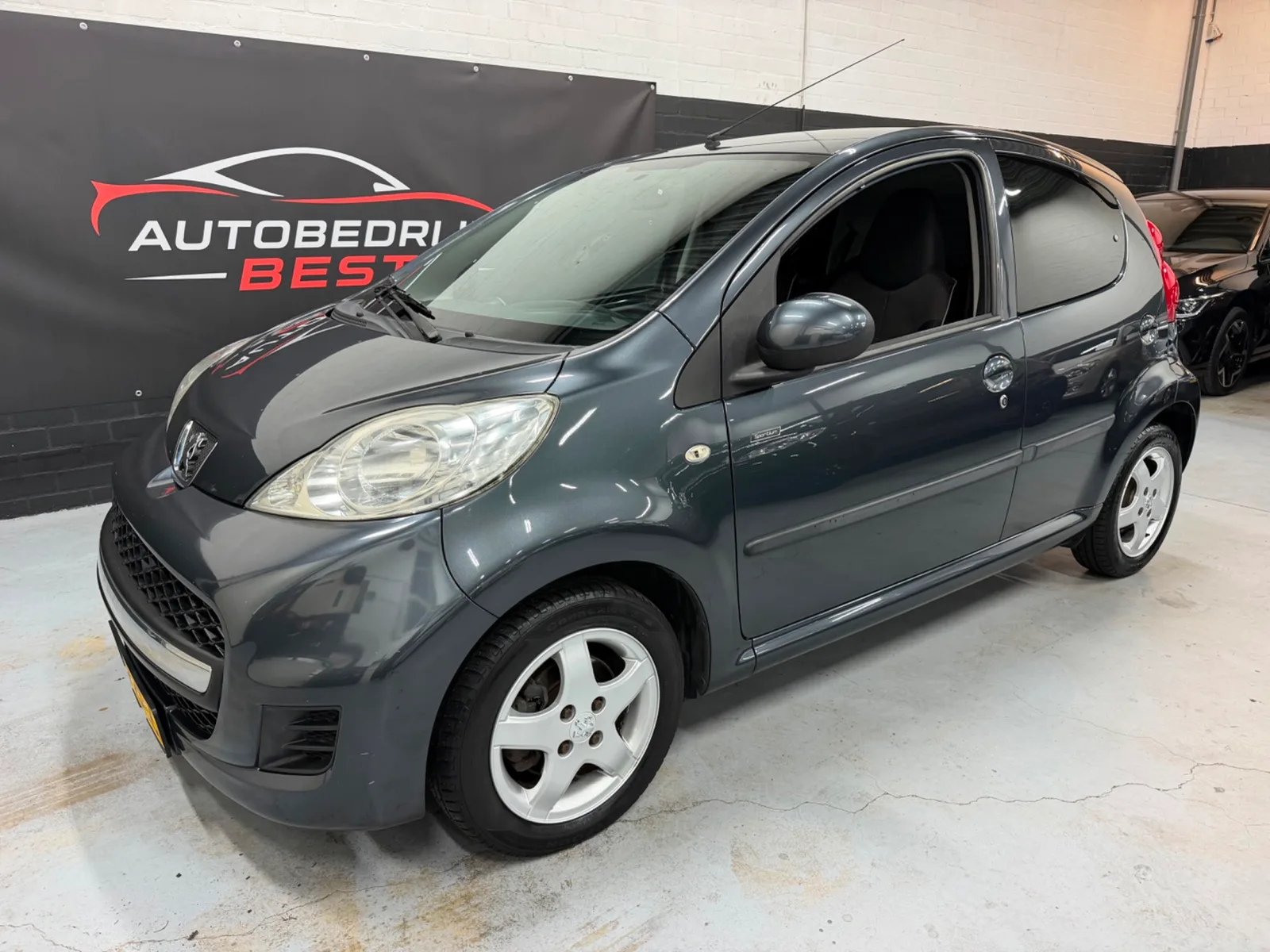Peugeot 107 (2011) — foto 1