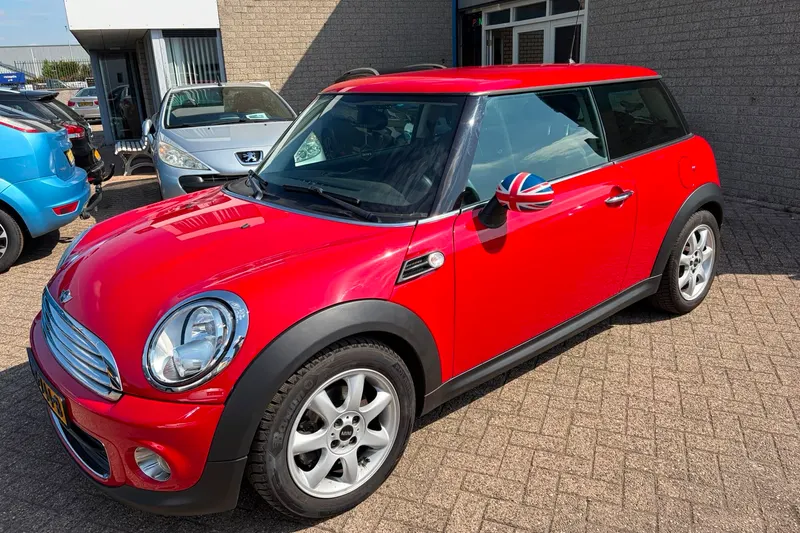 MINI One (2012)