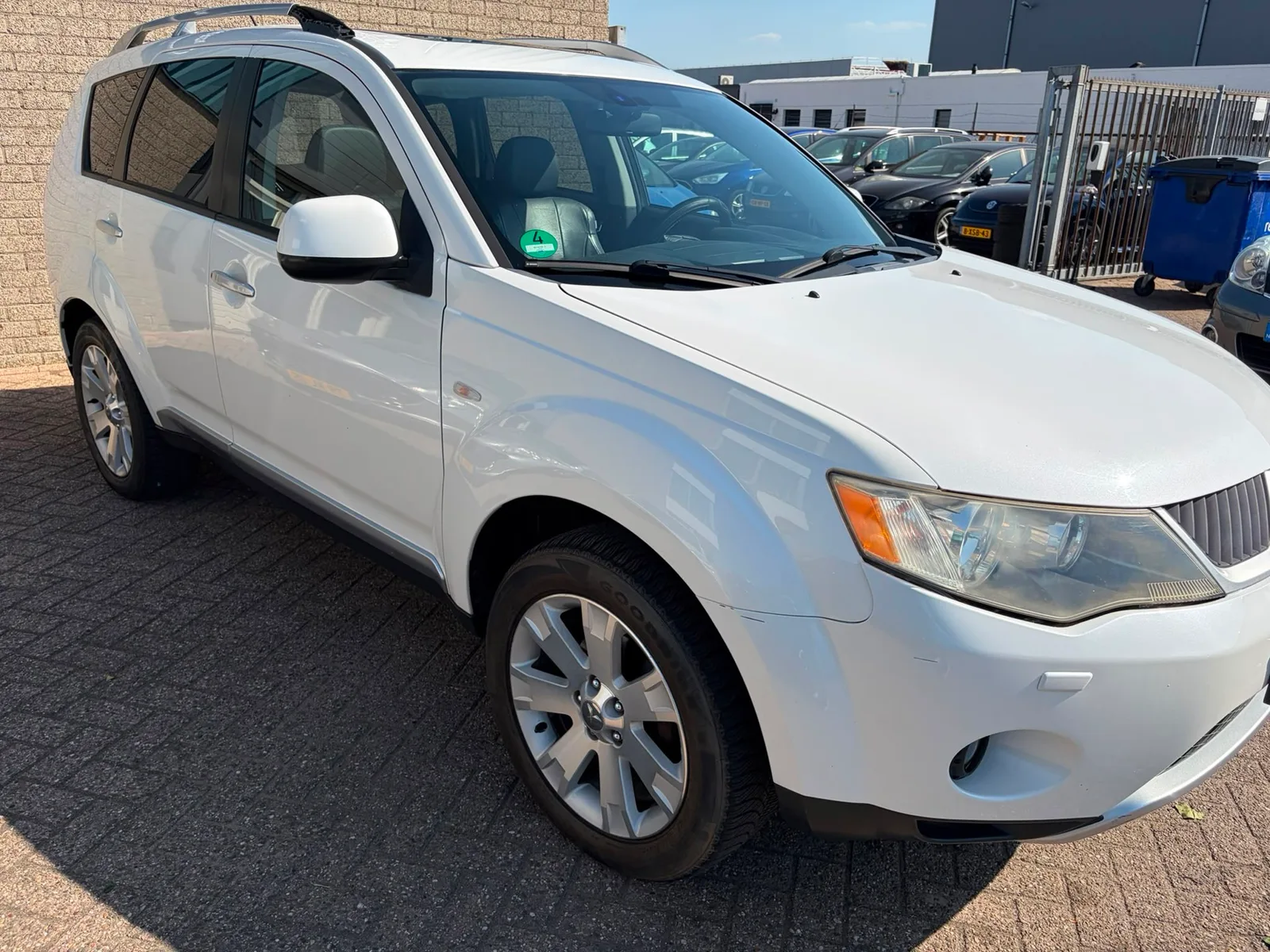 Mitsubishi Outlander (2008) — foto 1