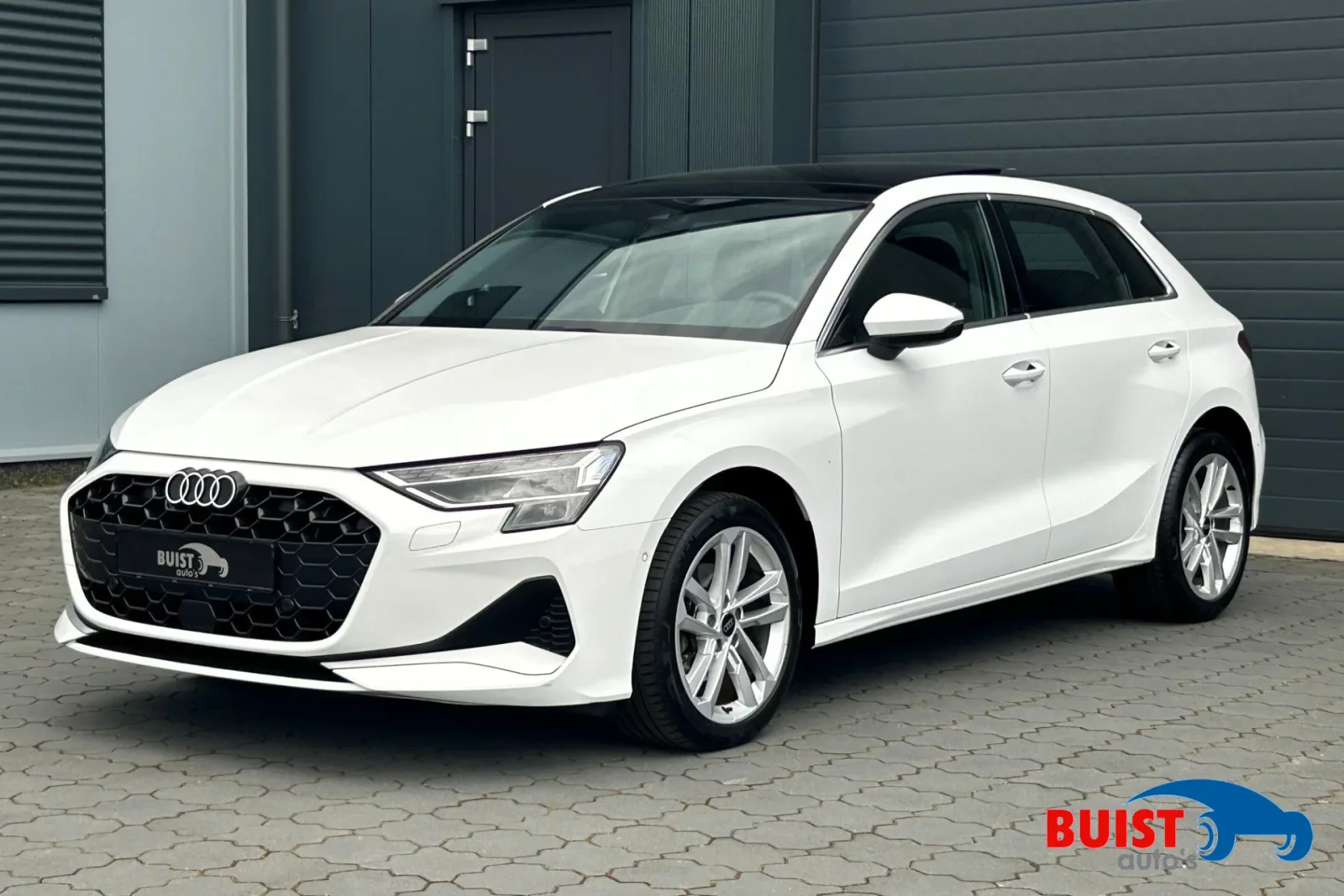 Audi A3 (2024) — foto 1