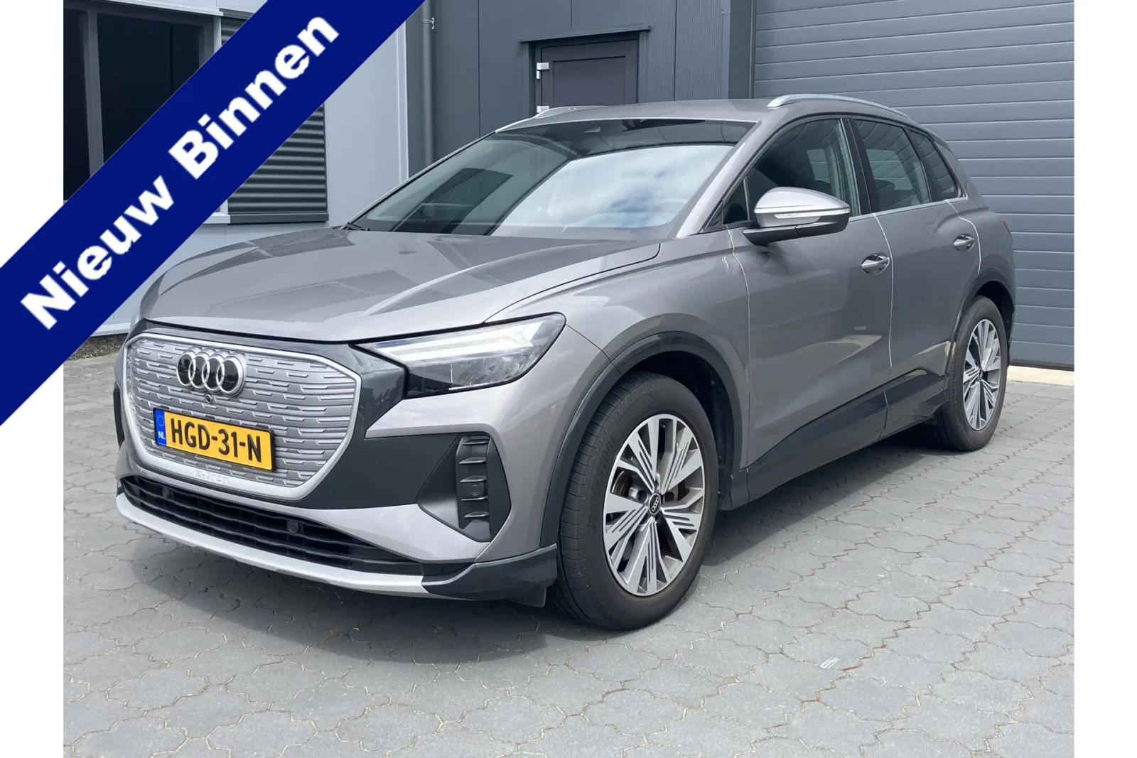 Audi Q4 e-tron (2023) — foto 1