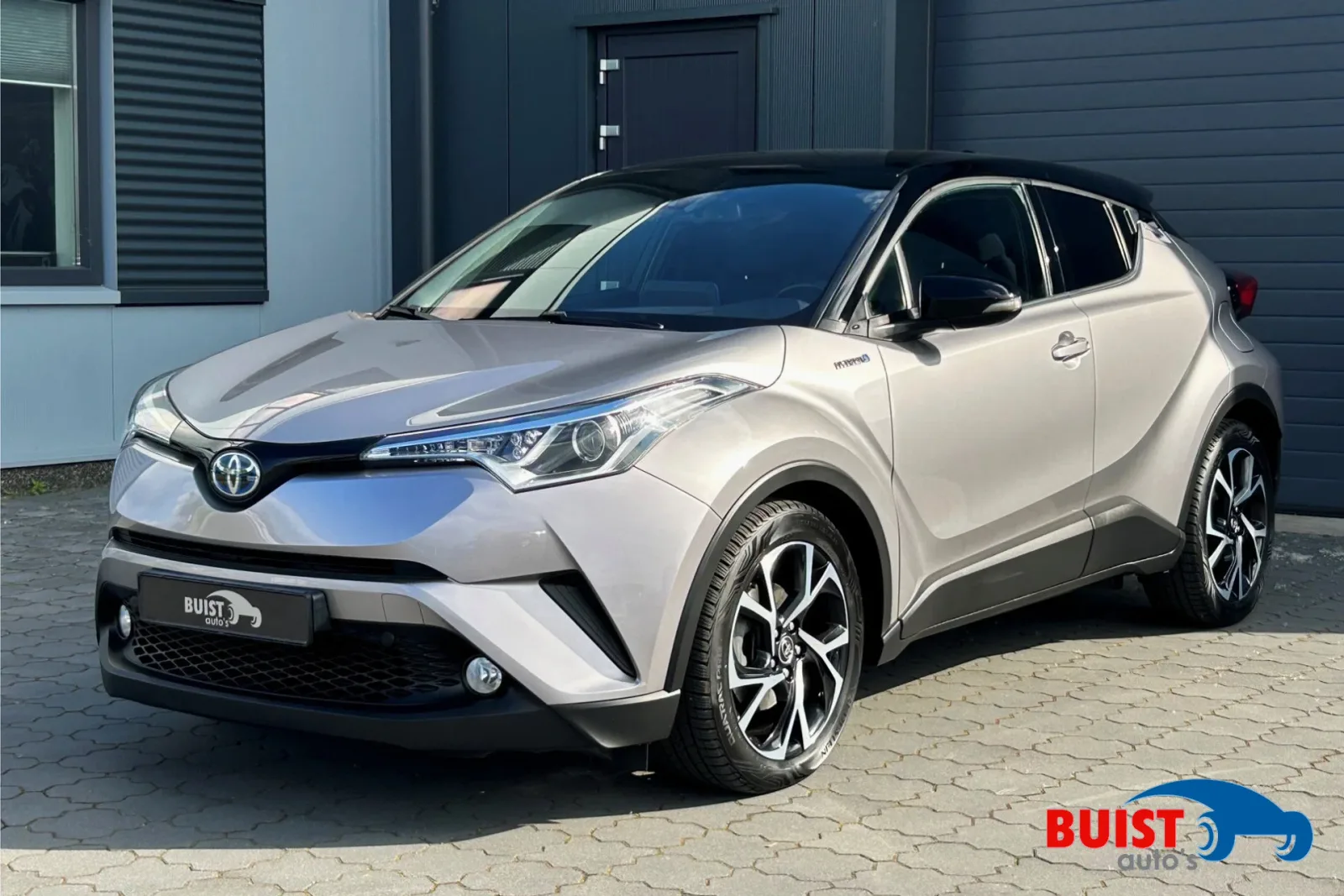 Toyota C-HR (2016) — foto 1