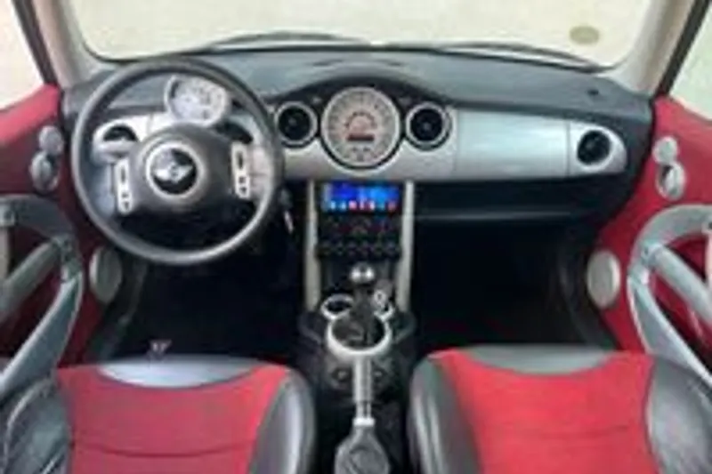 MINI Cooper (2002)