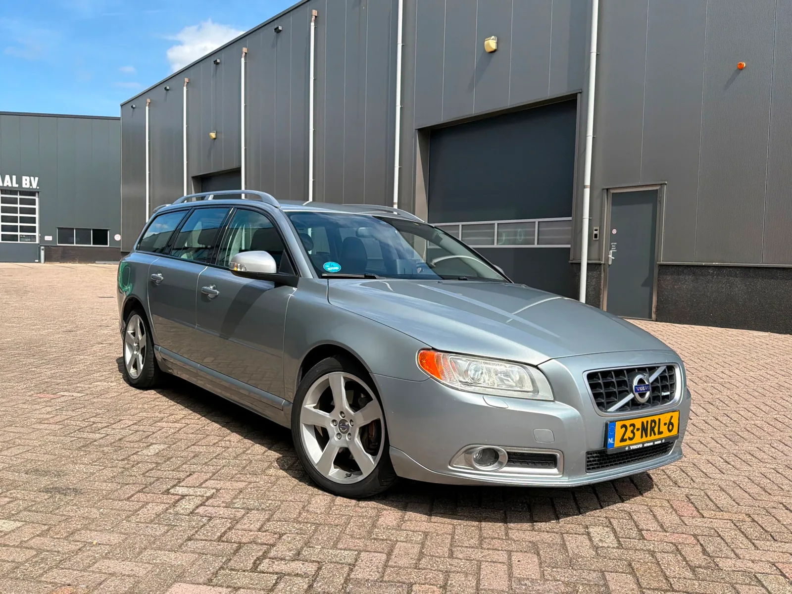 Volvo V70 (2010) — foto 1
