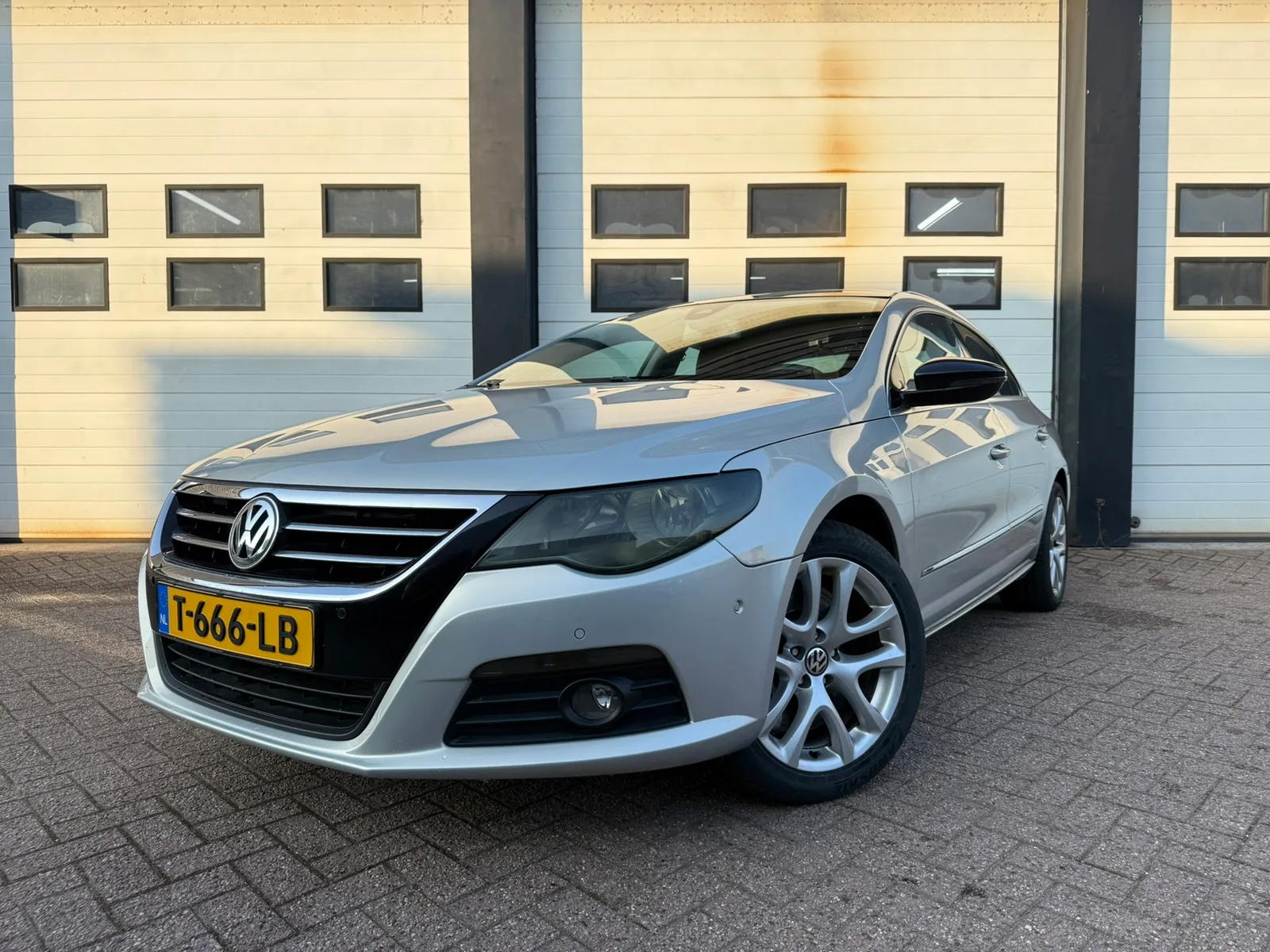 Volkswagen Passat (2008) — foto 1