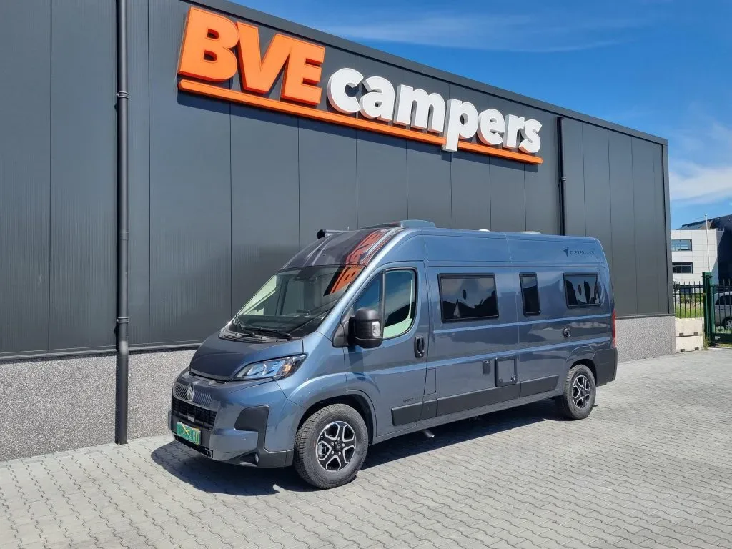 Clever Onbekend (2026) — foto 1
