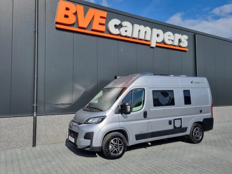 Clever Onbekend (2026) — foto 1