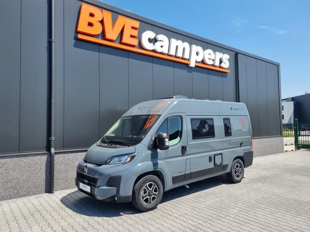Clever Onbekend (2026) — foto 1