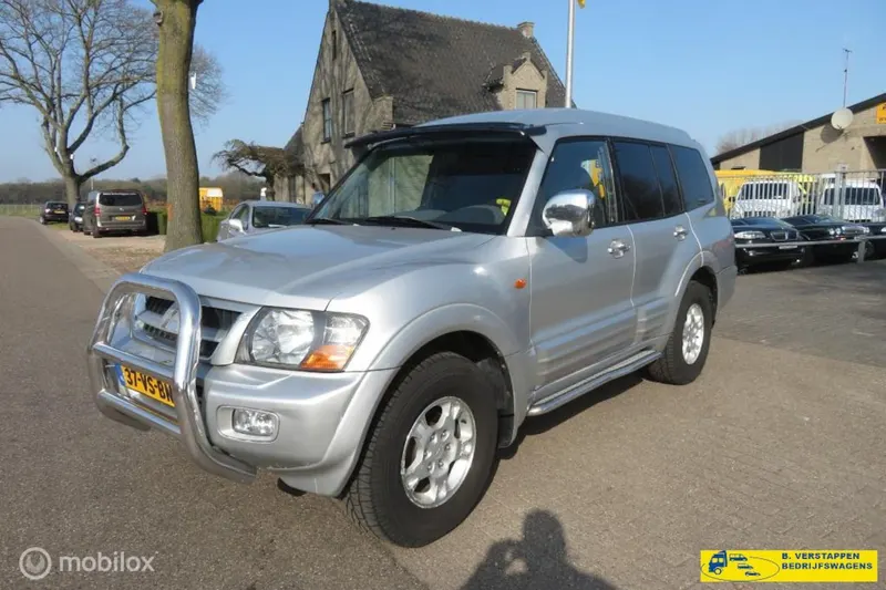 Mitsubishi Pajero (2000)