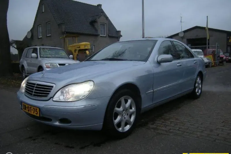 Mercedes-Benz Mercedes (1999)