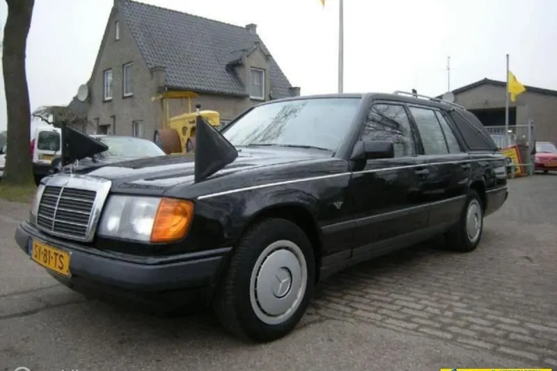 Mercedes-Benz Mercedes (1987)