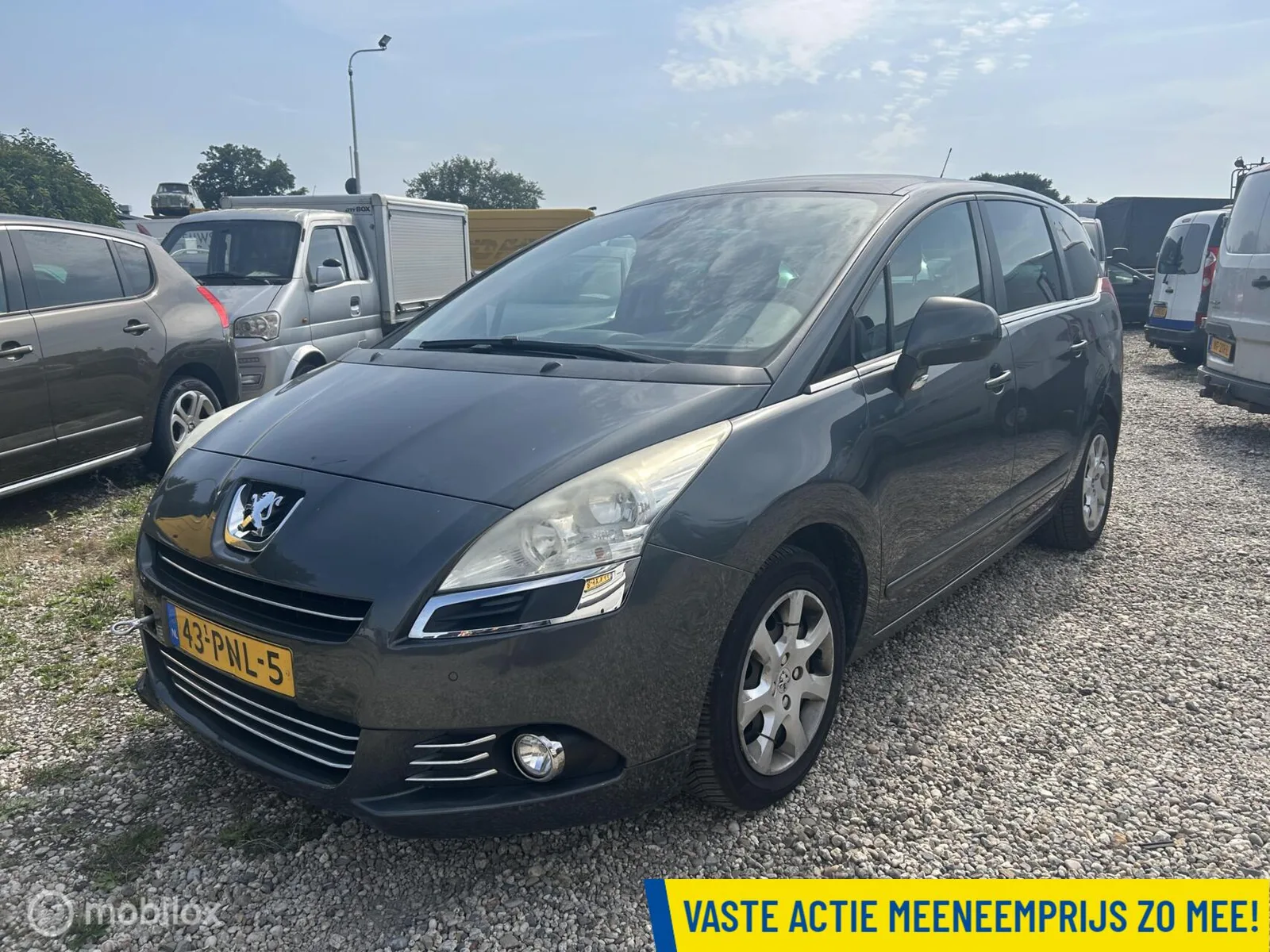 Peugeot 5008 (2011) — foto 1