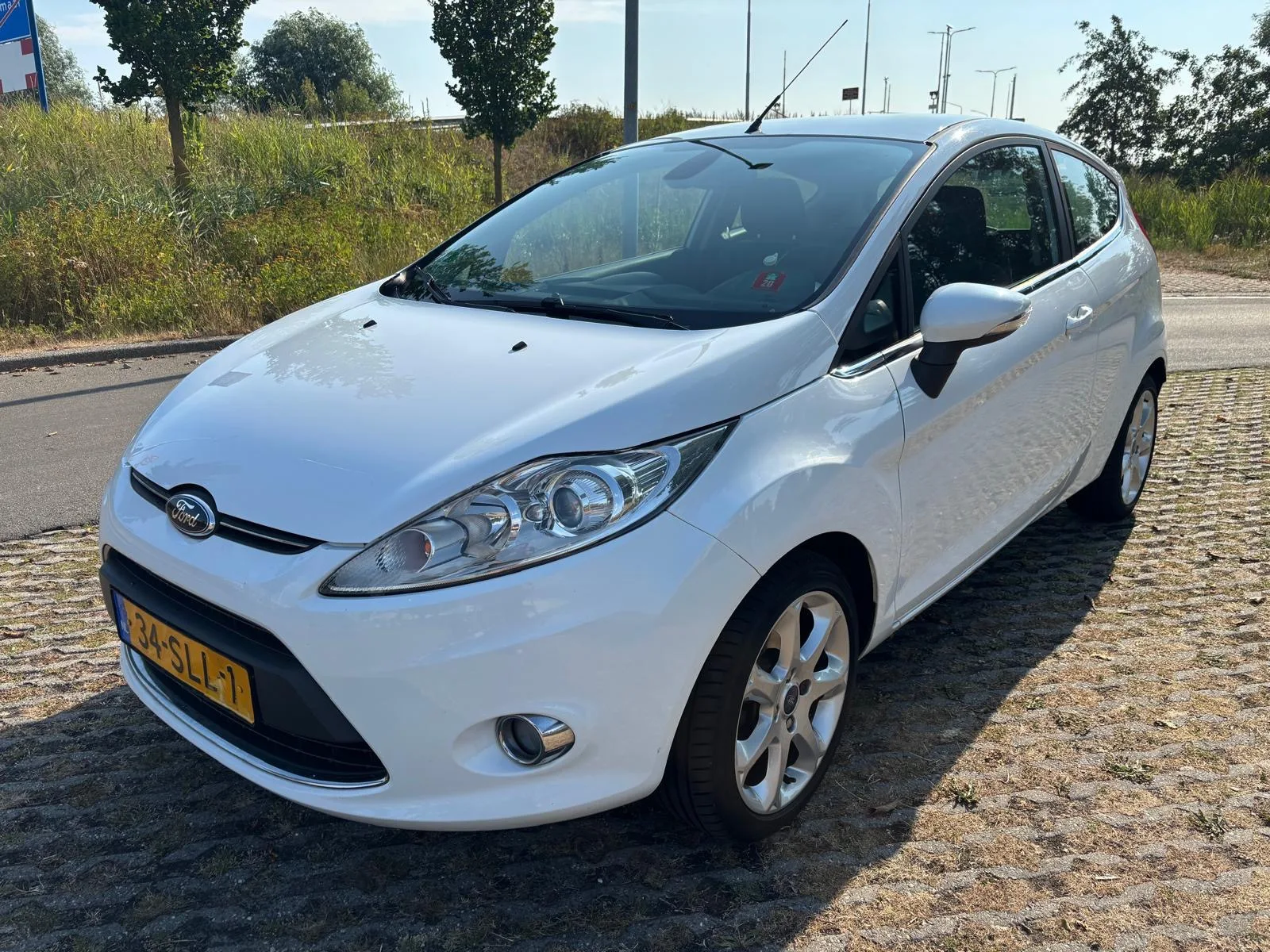 Ford Fiesta (2011) — foto 1