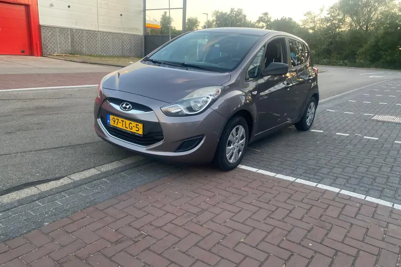 Hyundai ix20 (2012)
