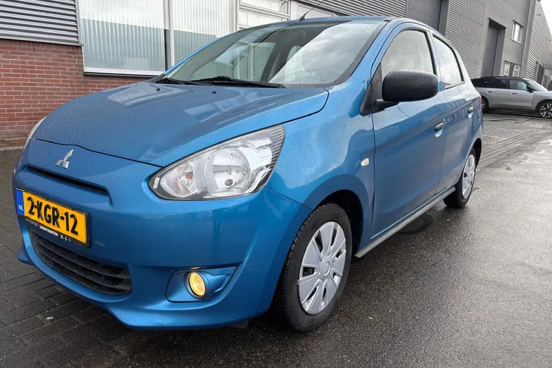 Mitsubishi Space Star (2013)