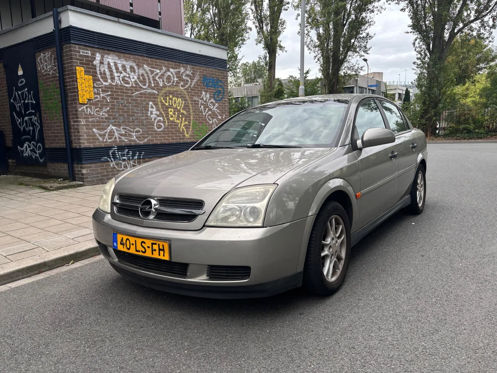 Opel Vectra (2003) — foto 1