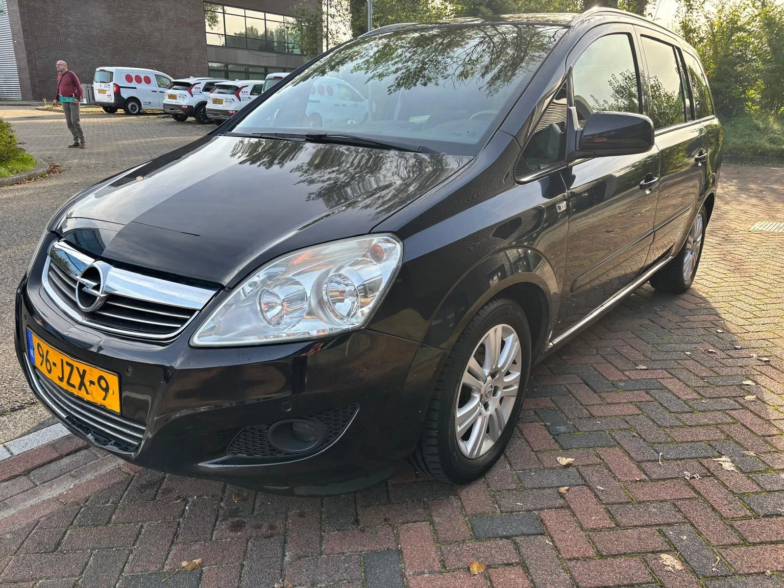 Opel Zafira (2009) — foto 1
