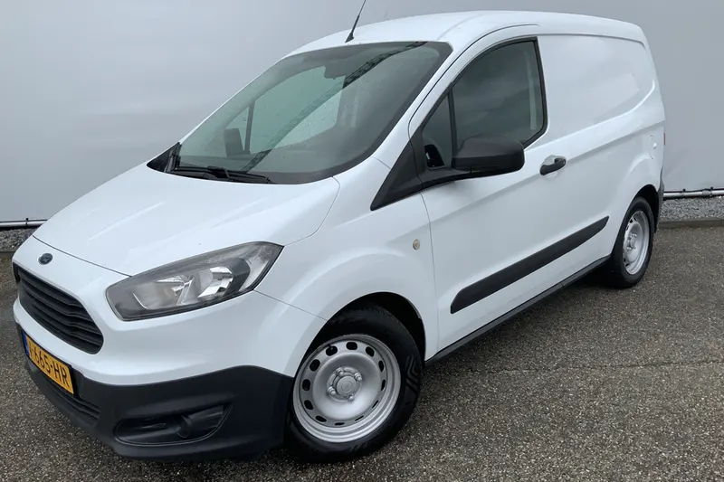 Ford Transit Courier (2017)