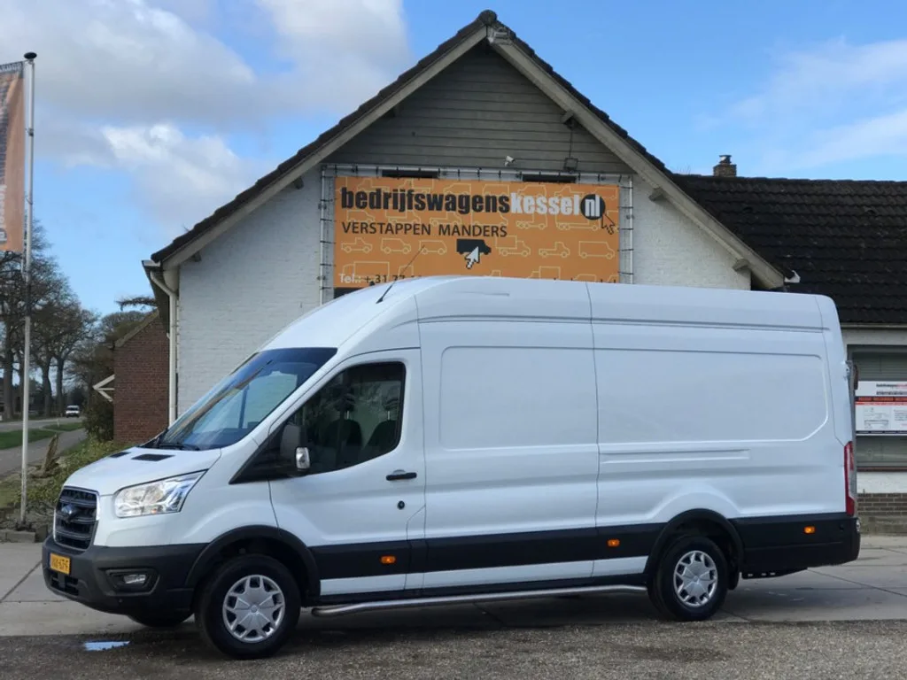 Ford Transit (2022) — foto 1