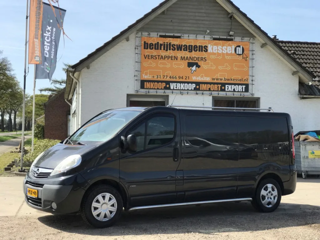 Opel Vivaro (2011) — foto 1