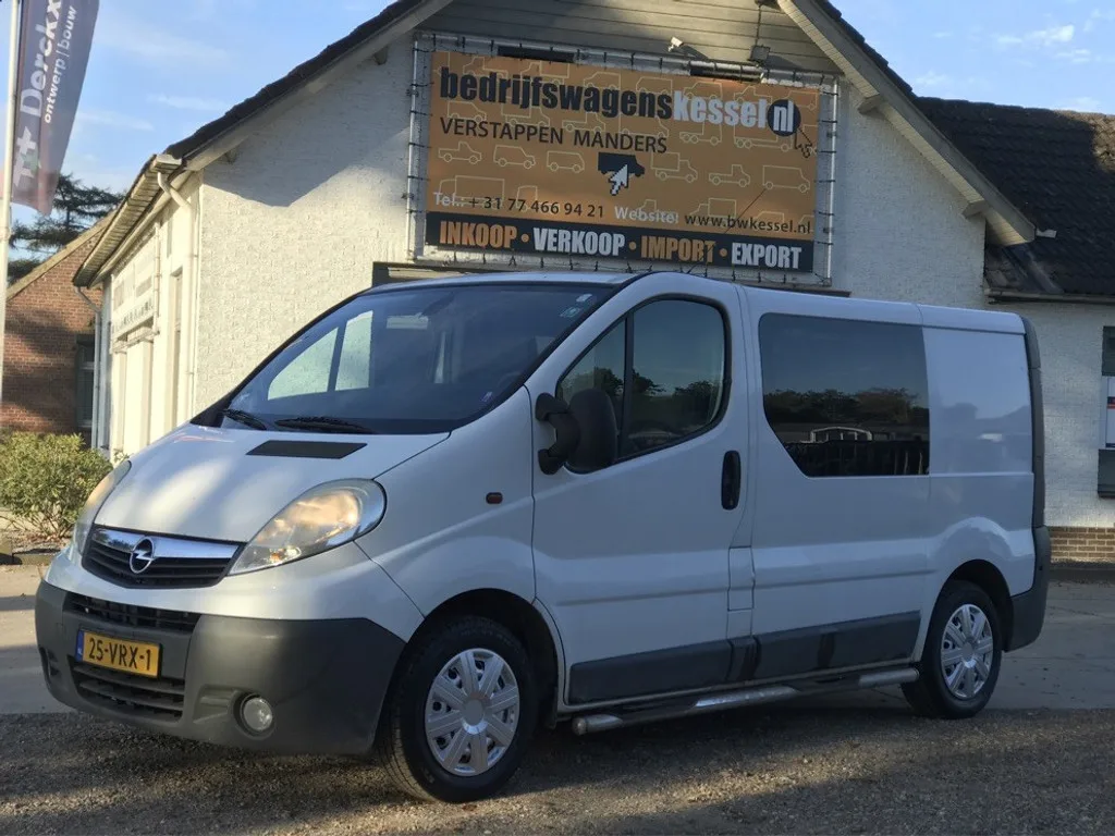 Opel Vivaro (2008) — foto 1