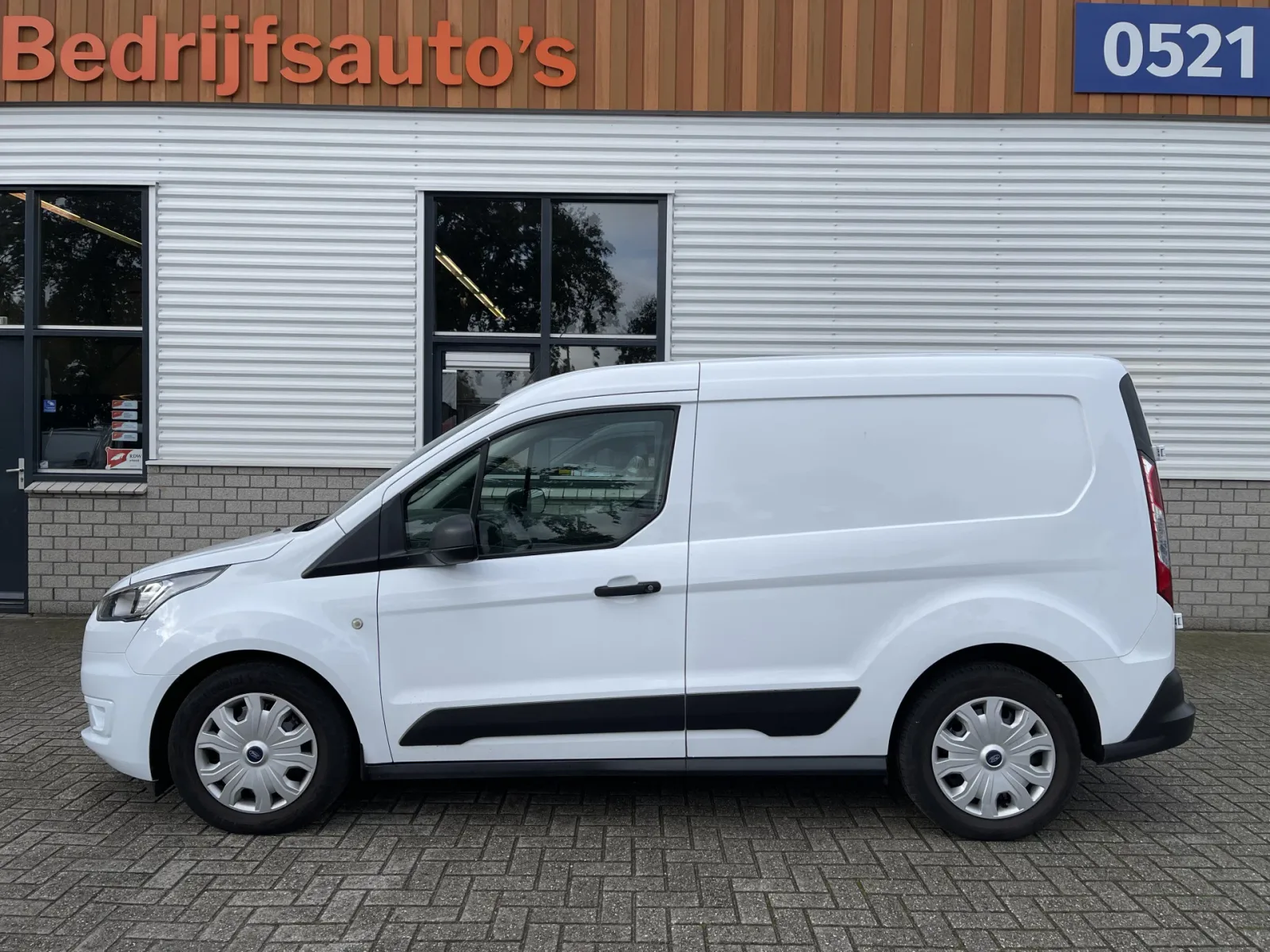 Ford Transit Connect (2018) — foto 1