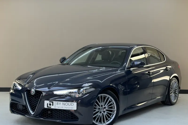 Alfa Romeo Giulia (2017)
