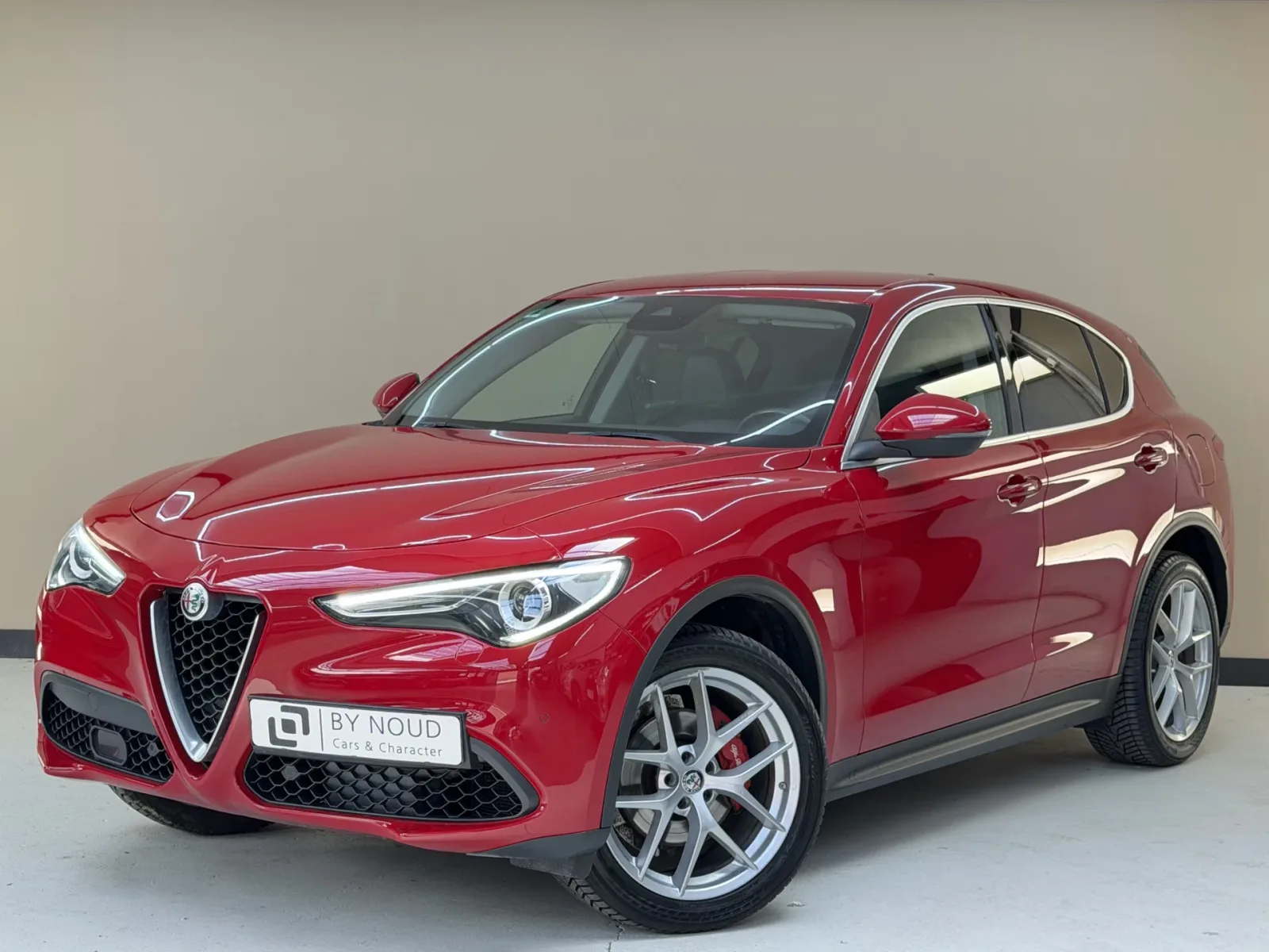 Alfa Romeo Stelvio (2017) — foto 1