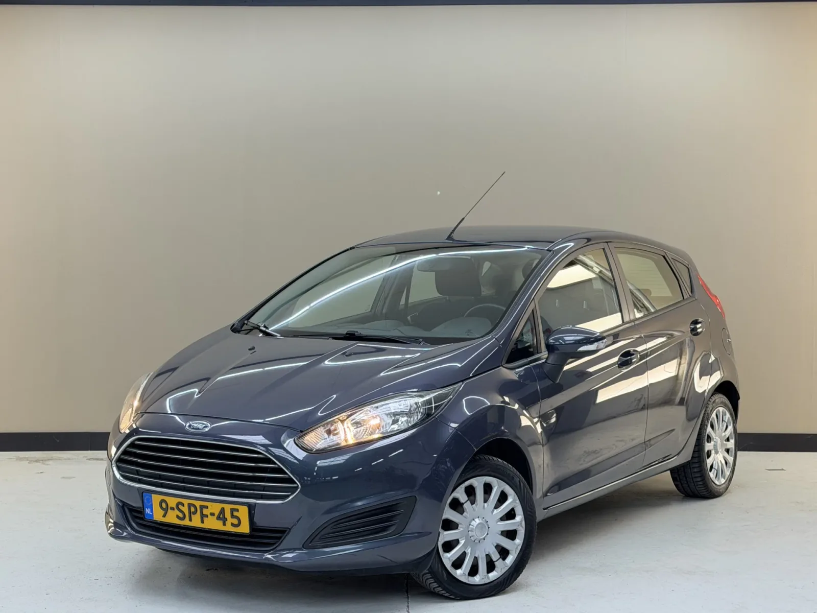 Ford Fiesta (2013) — foto 1