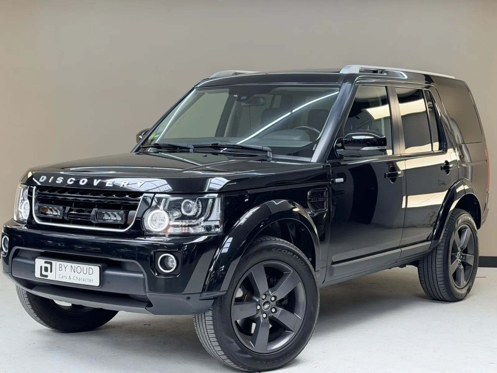 Land Rover Discovery (2016) — foto 1
