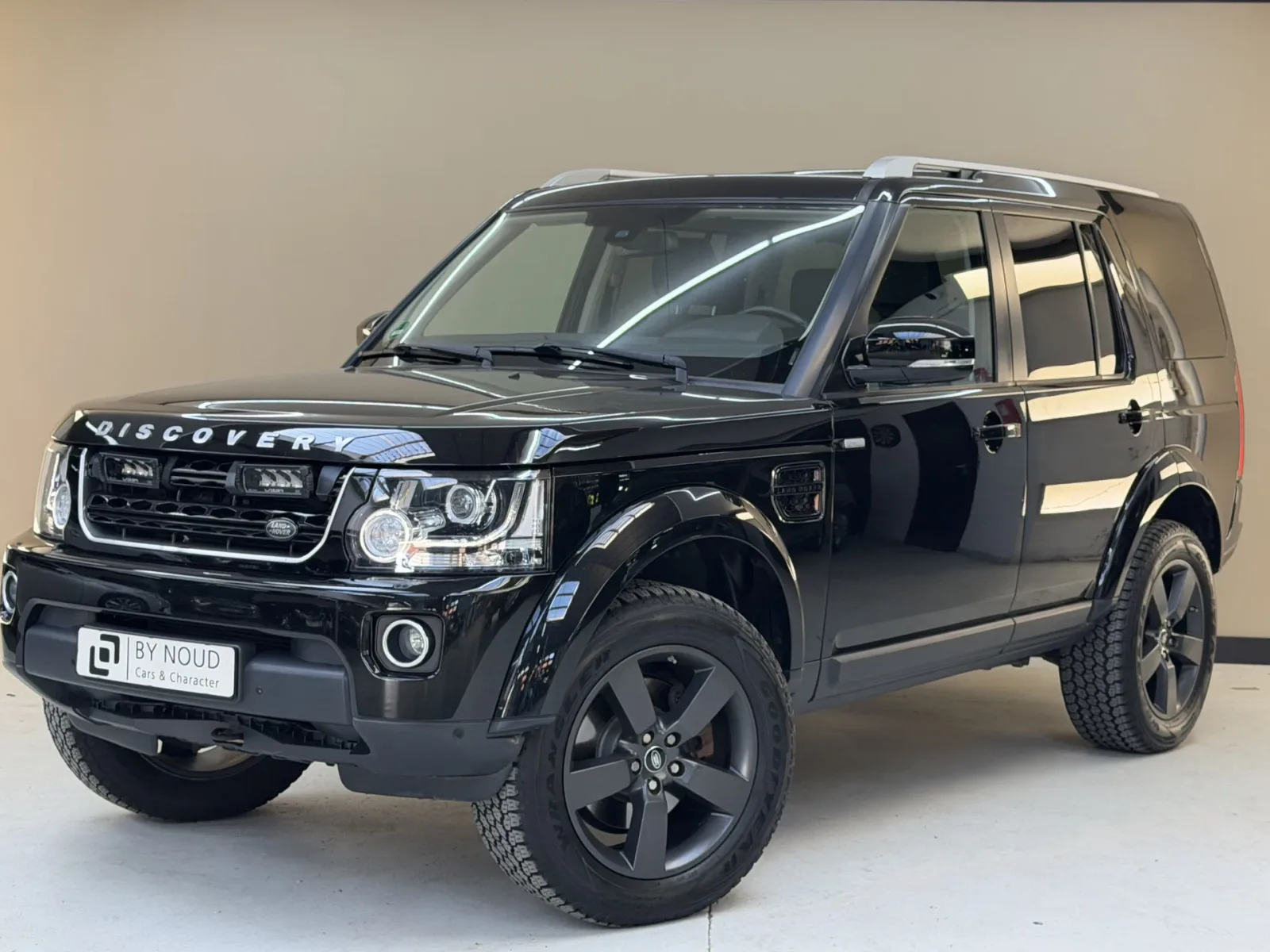 Land Rover Discovery (2016) — foto 1