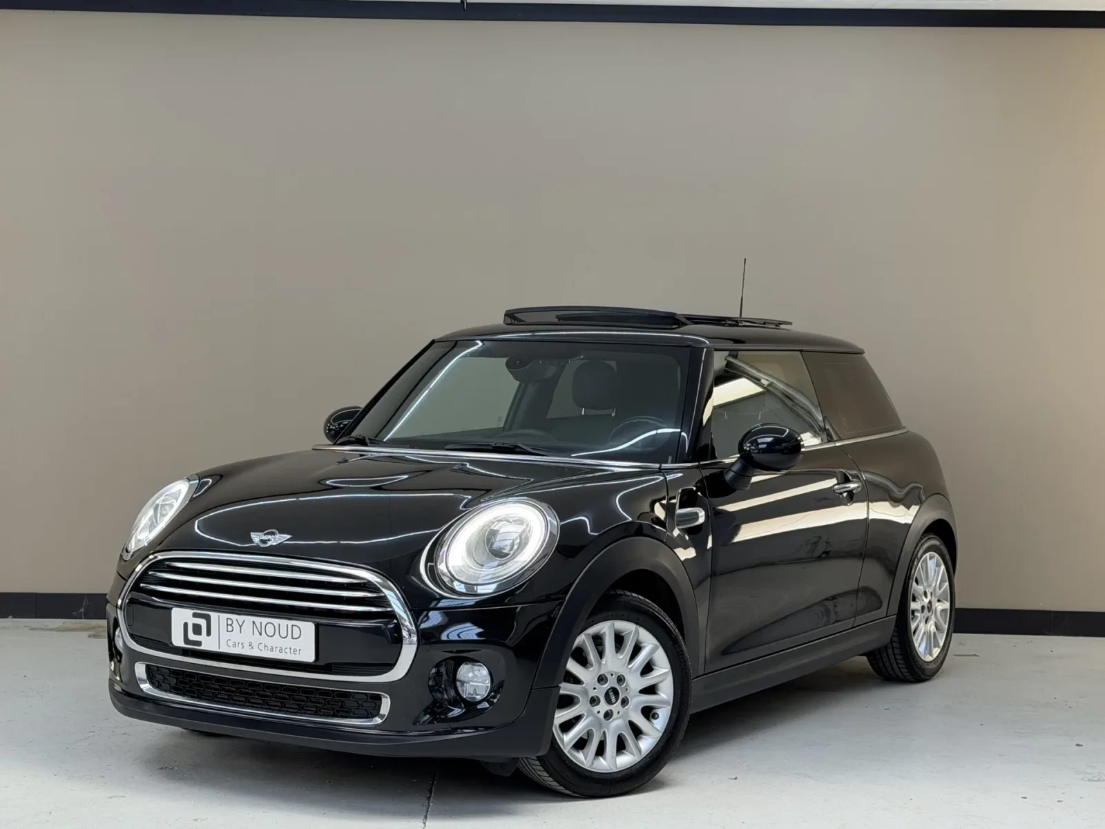MINI Cooper (2015) — foto 1