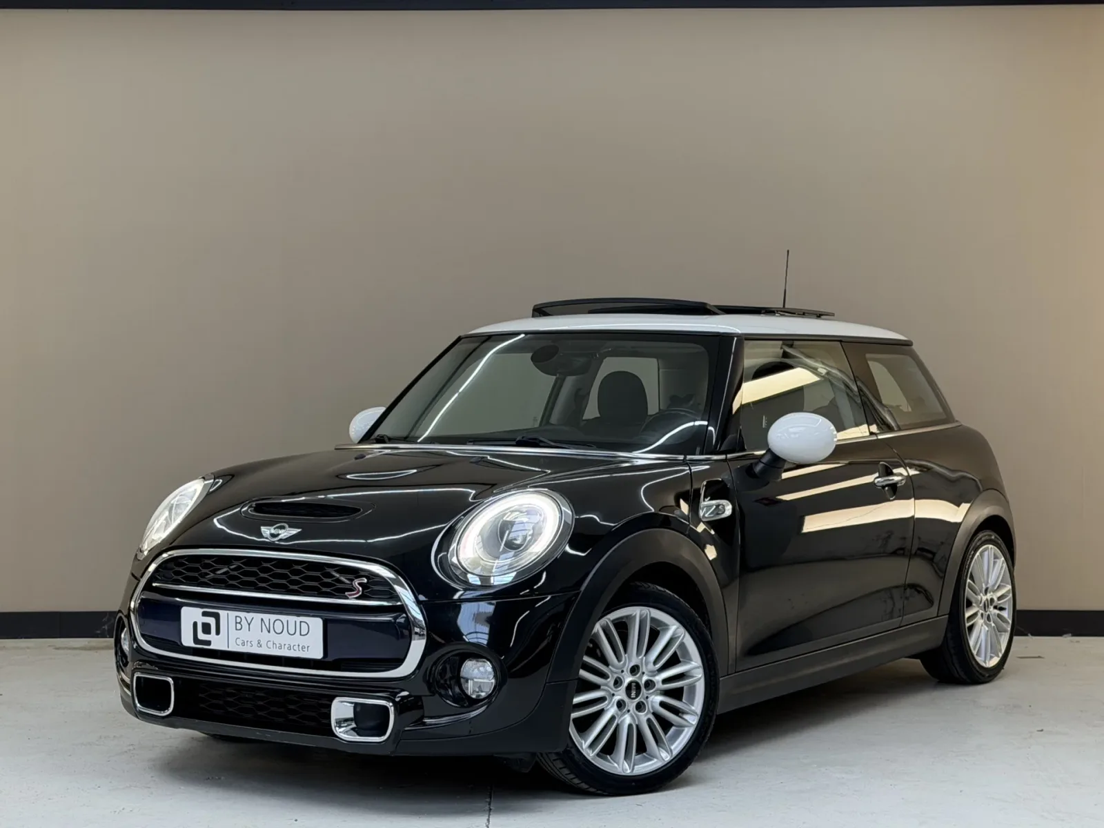MINI Cooper S (2015) — foto 1