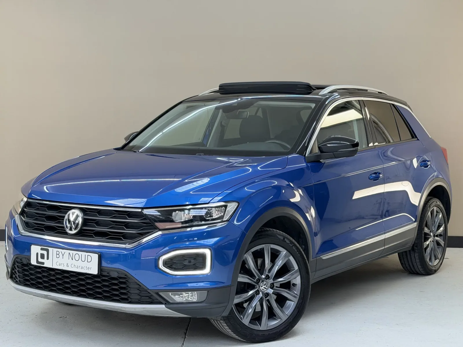 Volkswagen T-Roc (2018) — foto 1