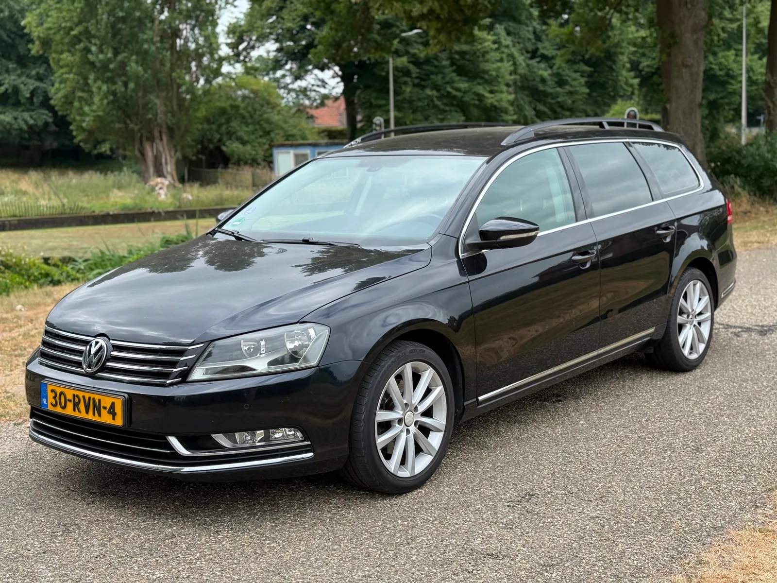 Volkswagen Passat (2011) — foto 1