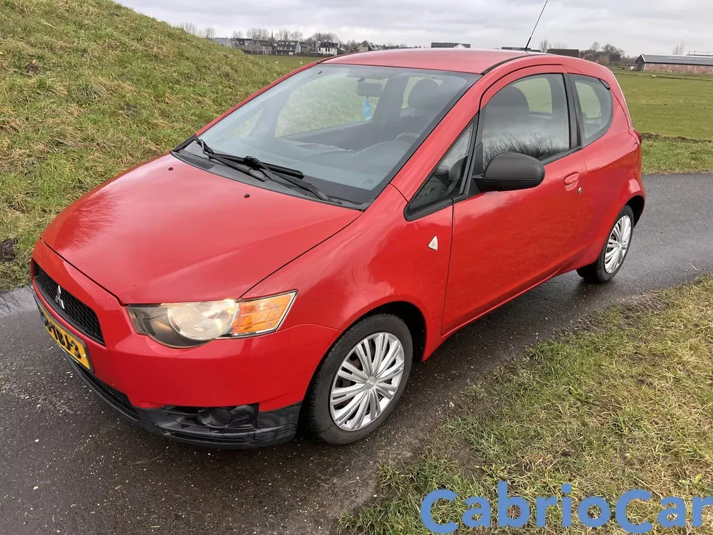 Mitsubishi Colt (2012) — foto 1