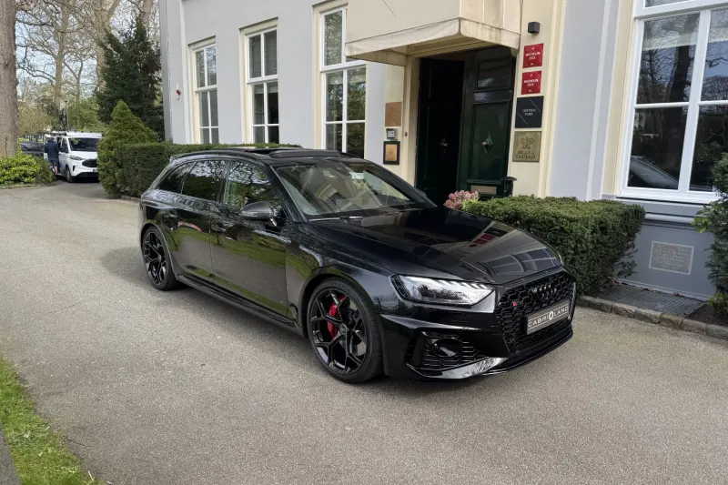 Audi RS 4 (2024)