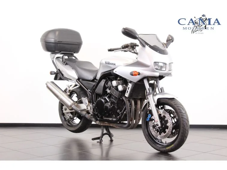 Yamaha FZS 600 (1999) — foto 1