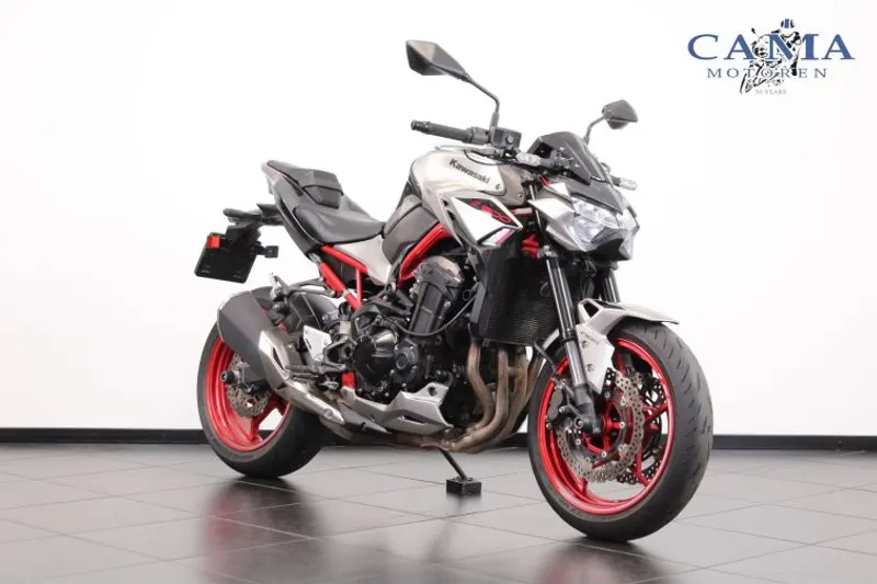 Kawasaki Z900 (2023)