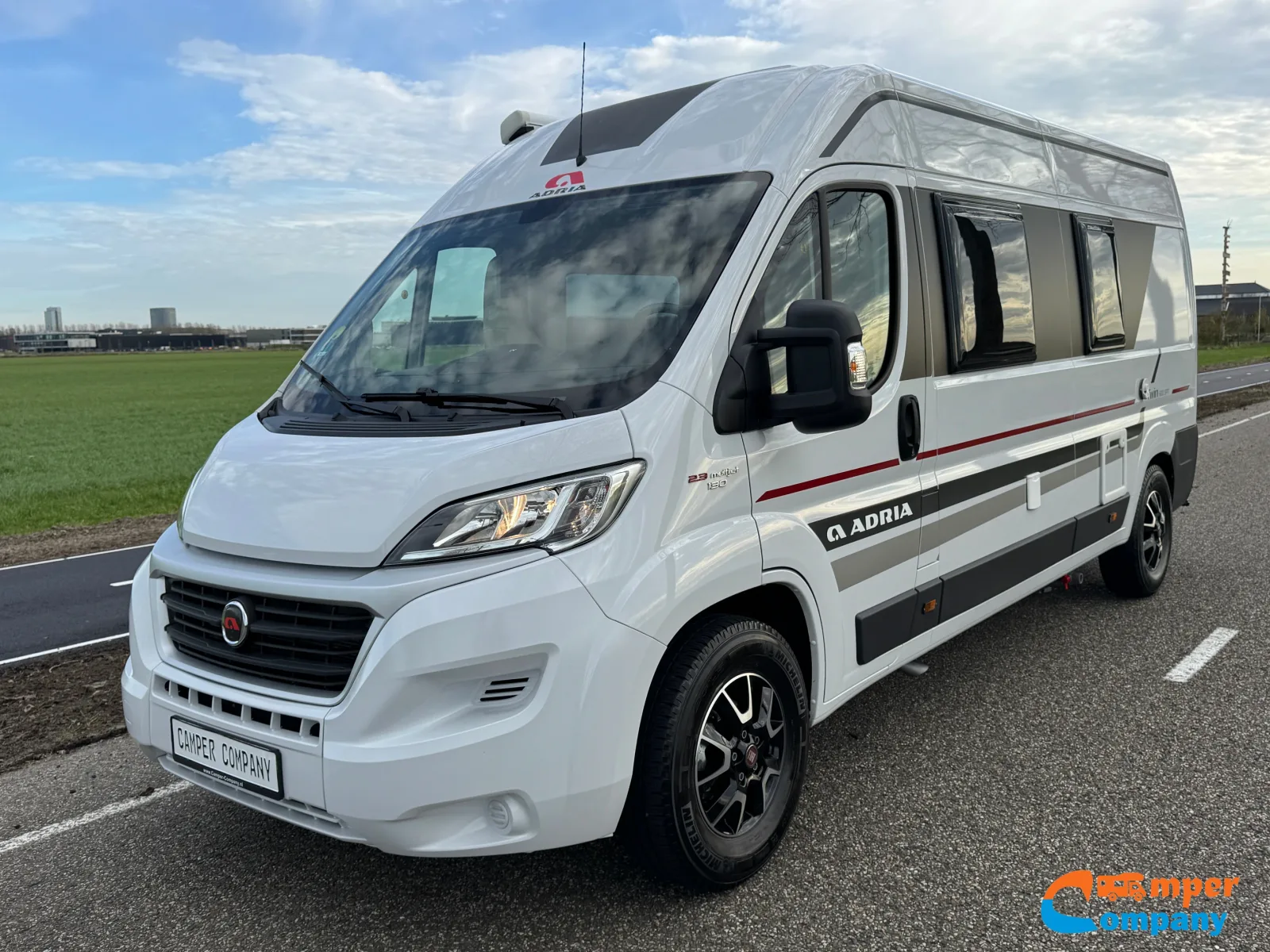 Adria Twin (2019) — foto 1