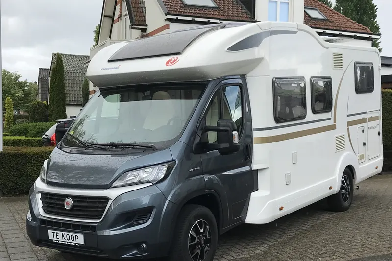 Volledig Volledig zelfvoorzienend op reis met deze super mooie Eura Mobil uit (2018)