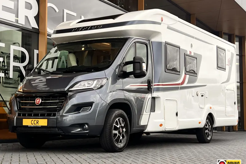 Rapido 696 F (2019)