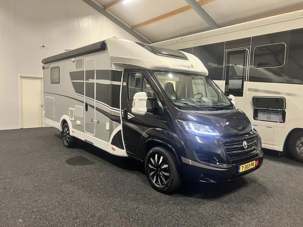 Sunlight / onderdeel van Adria T69 (2020) — foto 1