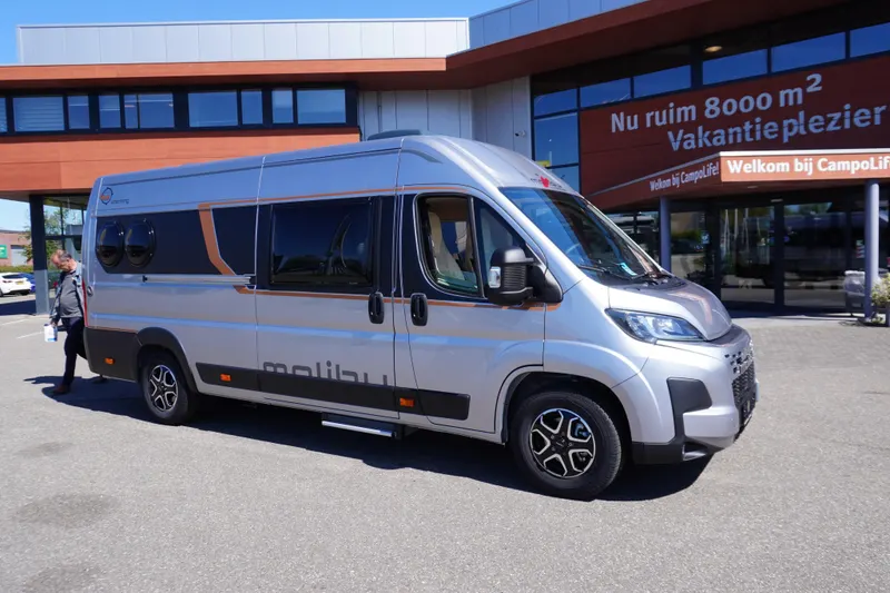 Malibu Van (2025)