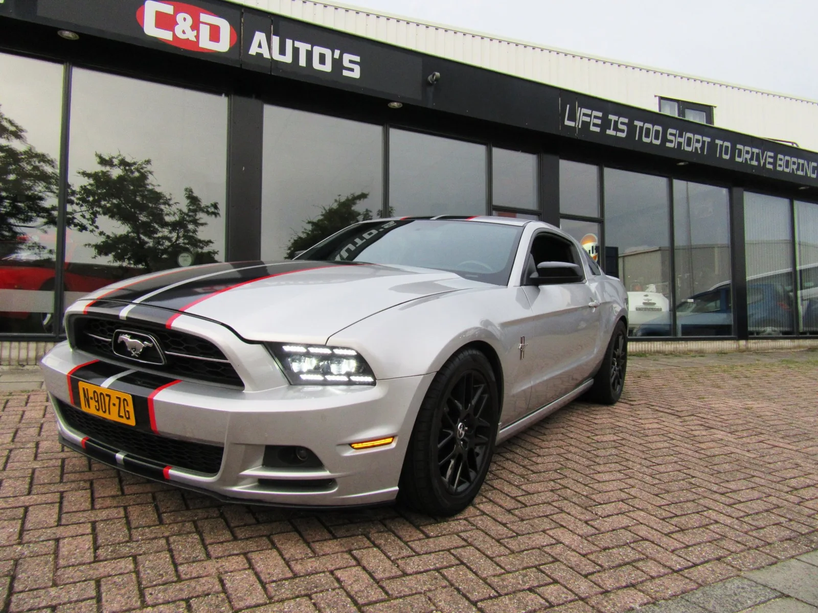 Ford Mustang (2014) — foto 1