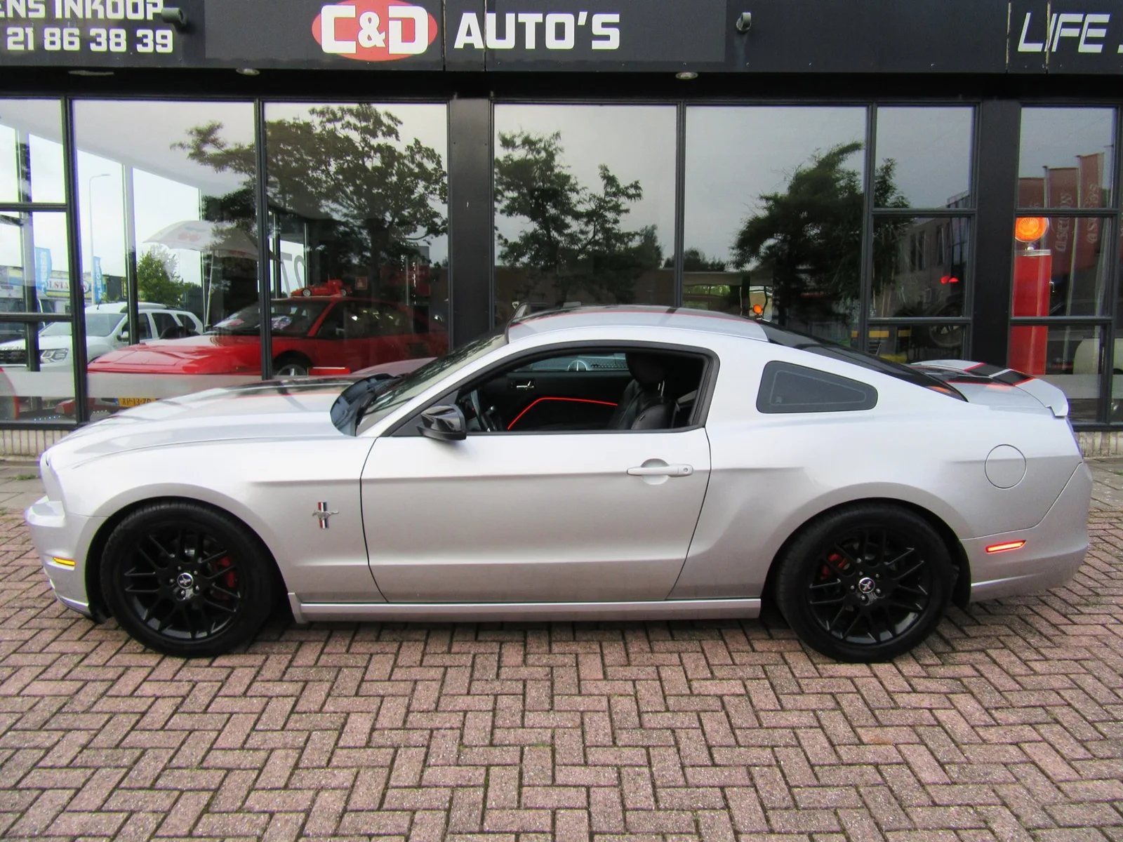Ford Mustang (2014) — foto 1