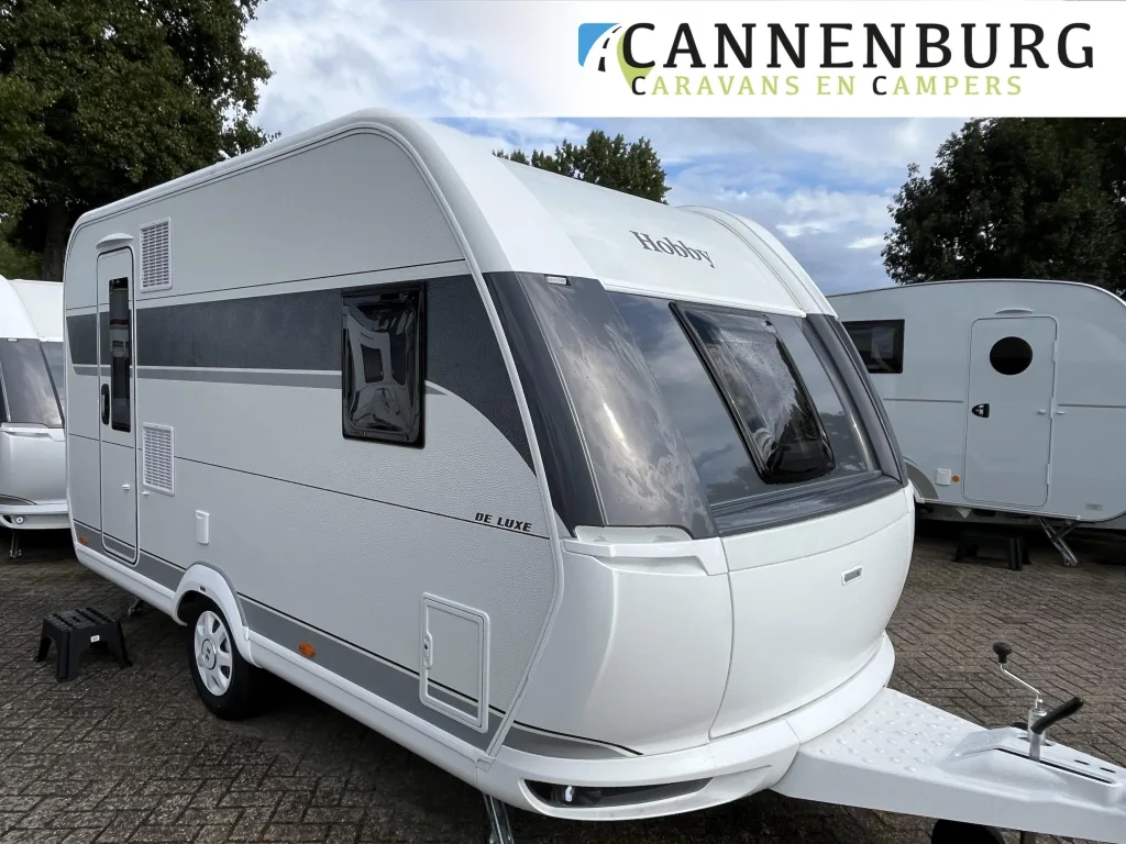 Hobby De Luxe (2026) — foto 1