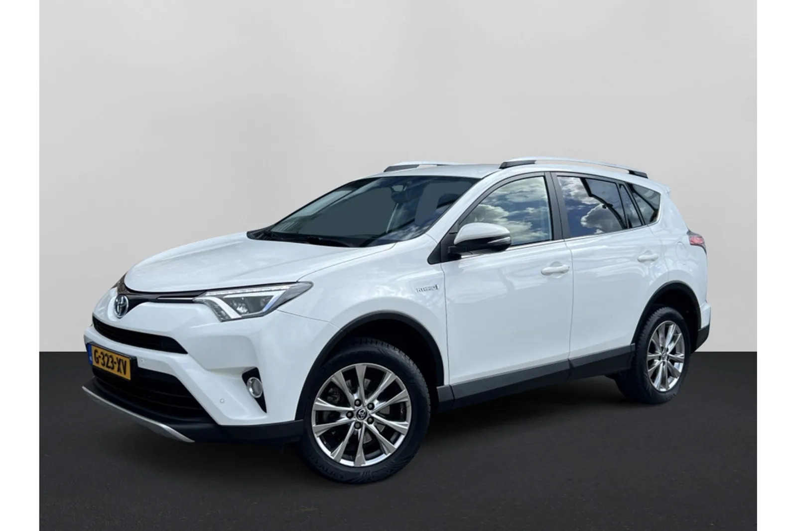 Toyota RAV4 (2016) — foto 1